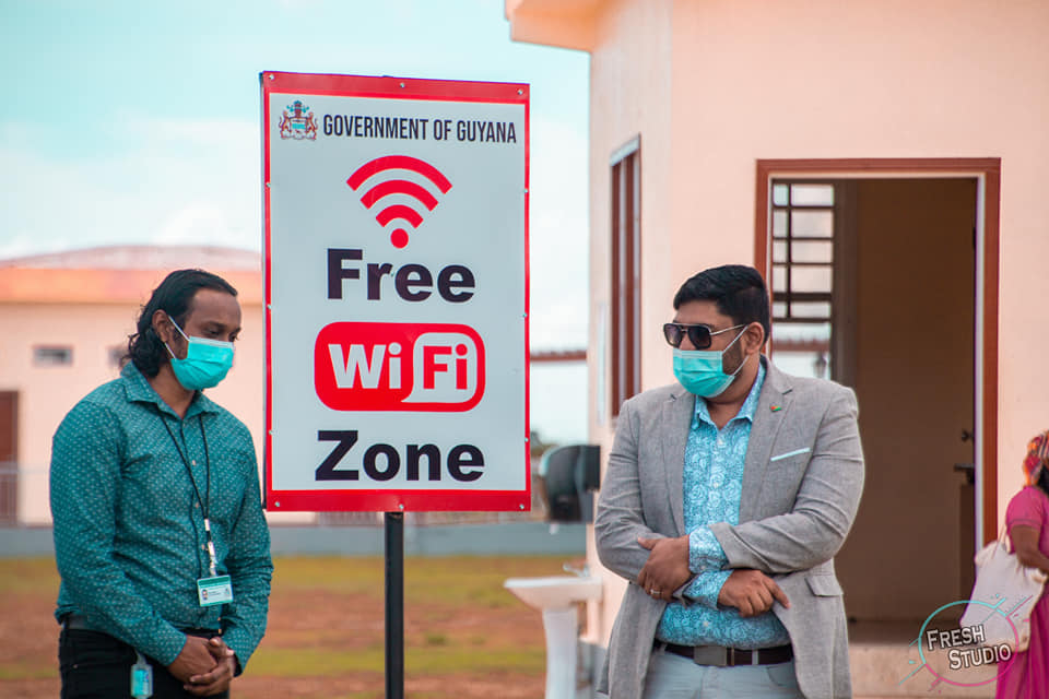 FREE INTERNET CONNECTIONS FOR BERBICIANS AT ARRIVAL MONUMENT.