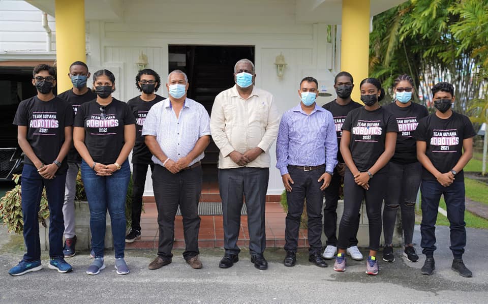 Prime Minister, Brigadier (Ret’d), the Honourable Mark Phillips received a courtesy visit this afternoon from several members of STEM Guyana, involved in the “First Global Robotics Challenge” 2021.