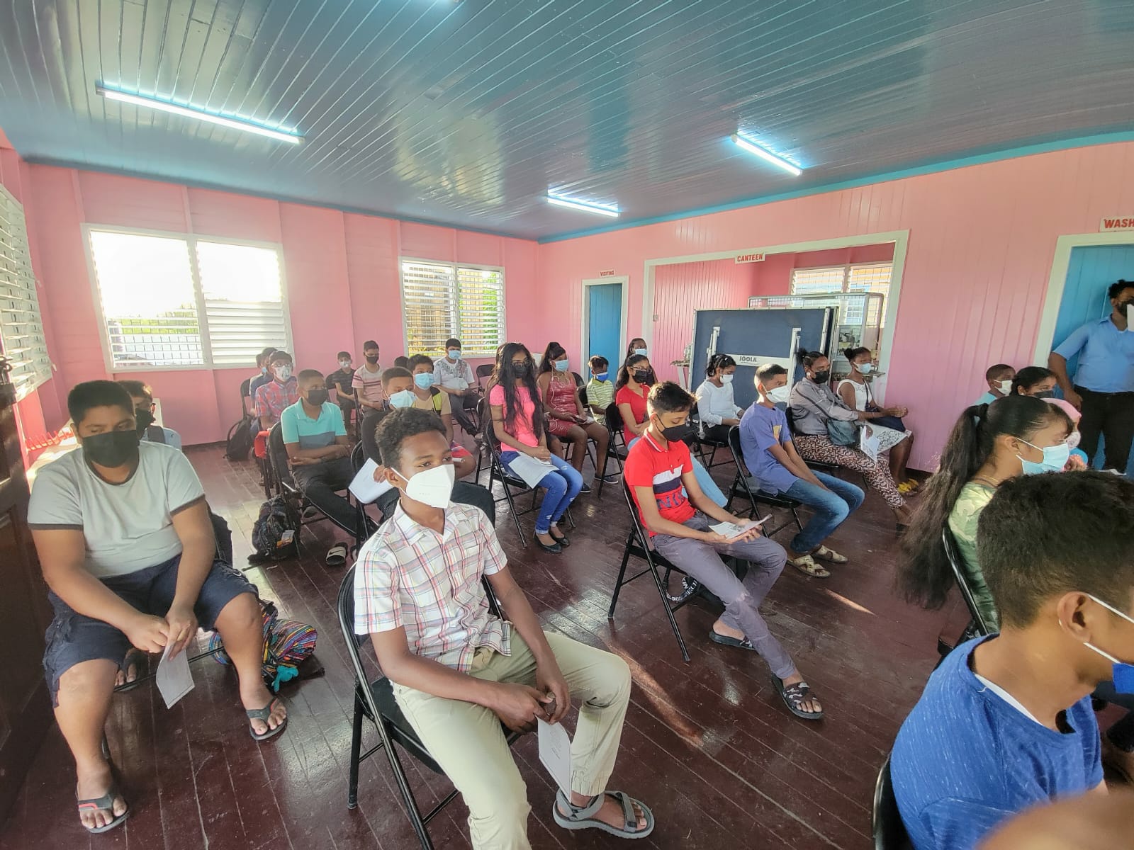 30 participants from the La Jalousie, Nouvelle Flanders and Windsor Forest communities, in basic ICT training.