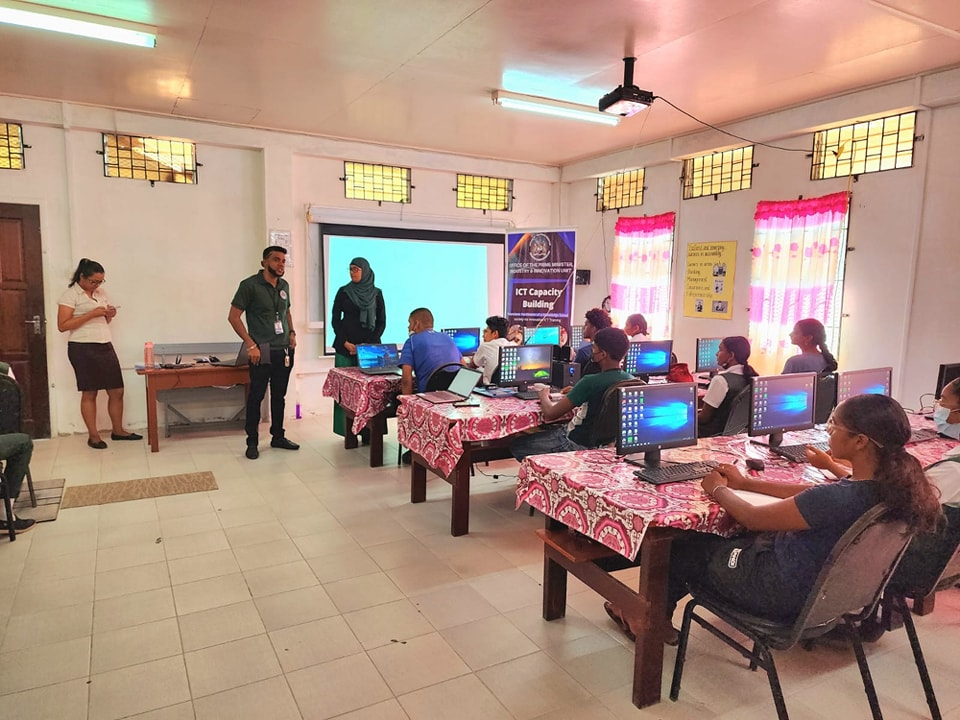 Basic ICT Training in Wakenaam